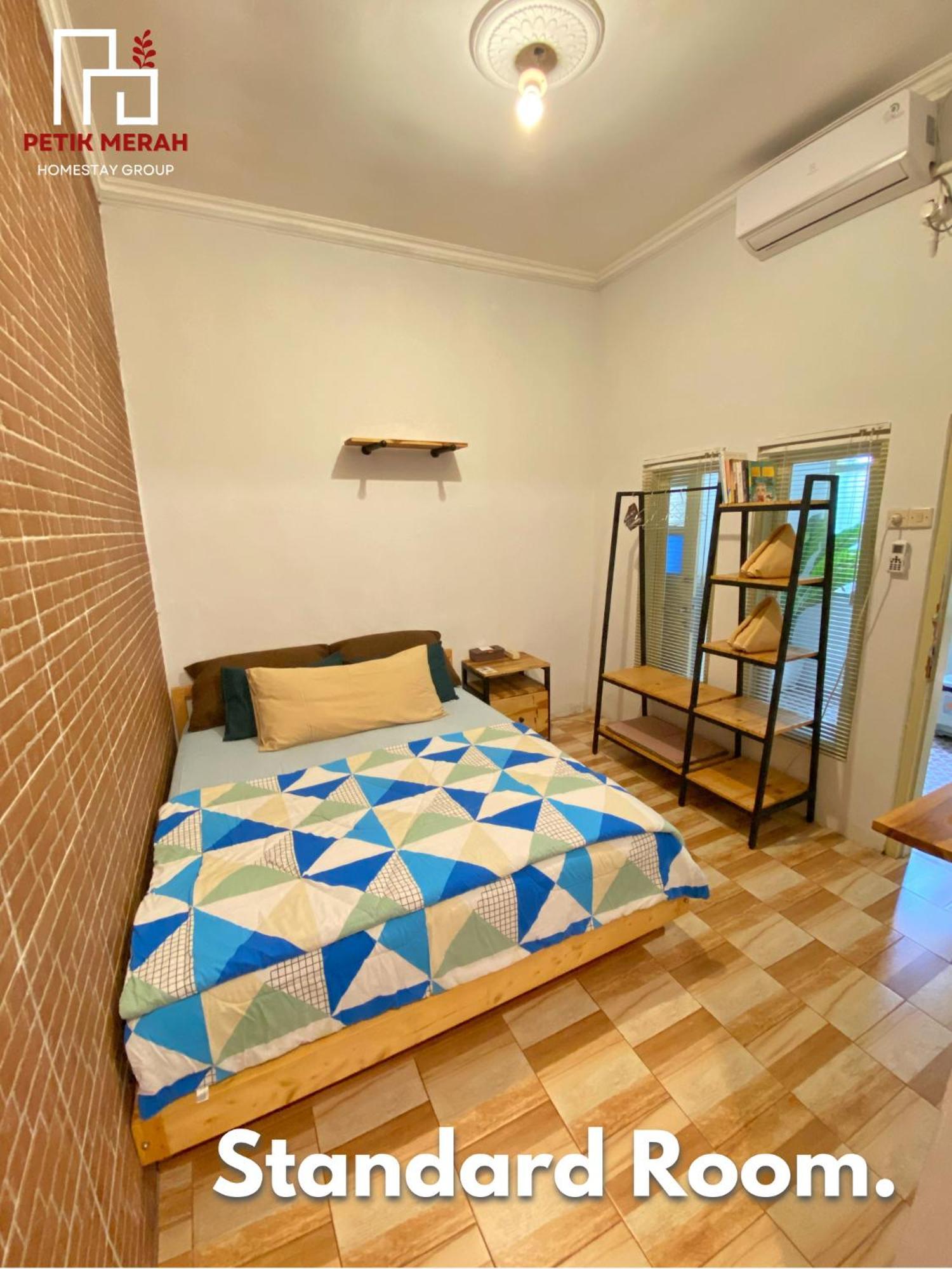 Petik Merah Homestay Pakualaman Bagian luar foto